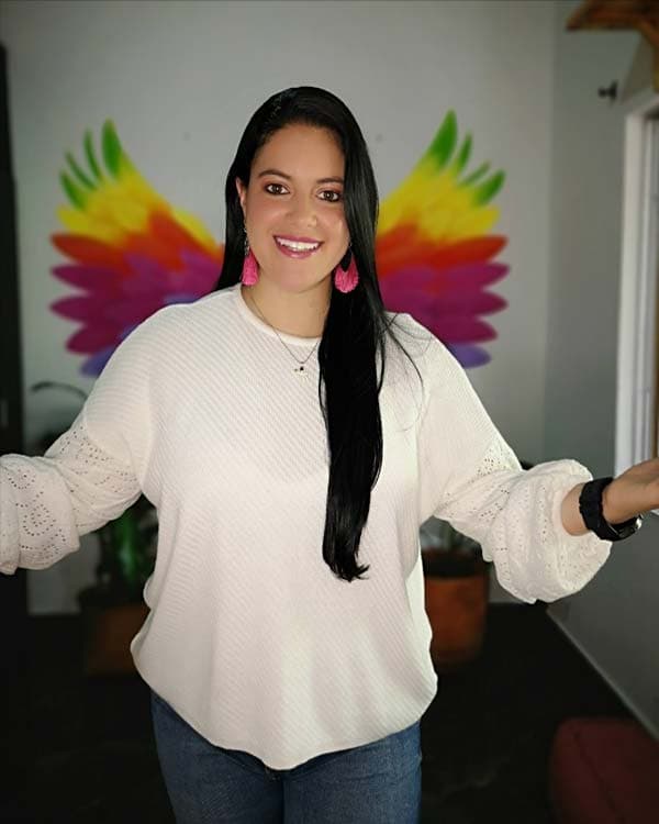 Marcela Escobar, psicóloga humanista gestalt en Cali — Casa Mahalo